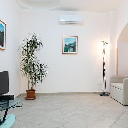 Casa Vacanza Rosy Di Guida Rosy Giungano Экстерьер фото